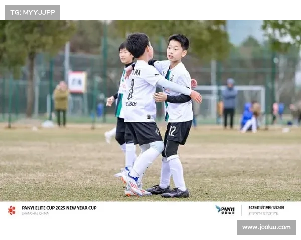 门兴上海学院U8精英队招募入选球员享受免费装备和训练费用 门兴上海学院U8精英队招募入选球员享受免费装备和训练费用